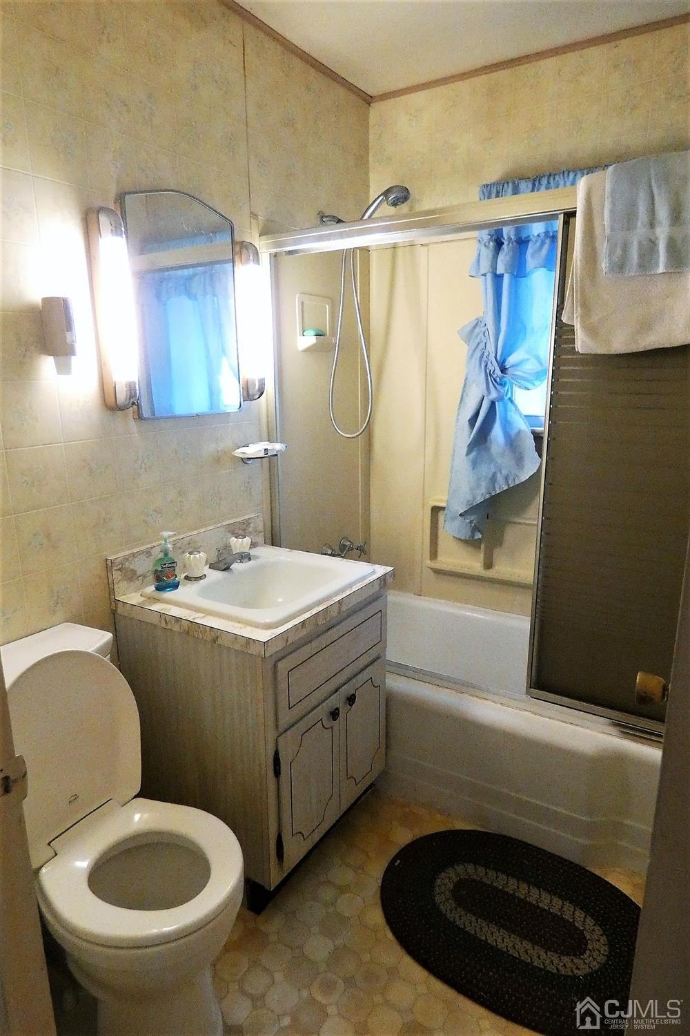 17 Gates Road Somerville, NJ 08876 - Photo 12 of 25 Gallery Image 12