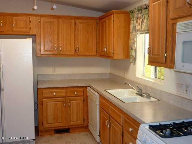 5801 West Rocking Cir Street Tucson, AZ 85713 - Photo 4 of 12 Gallery Image 4