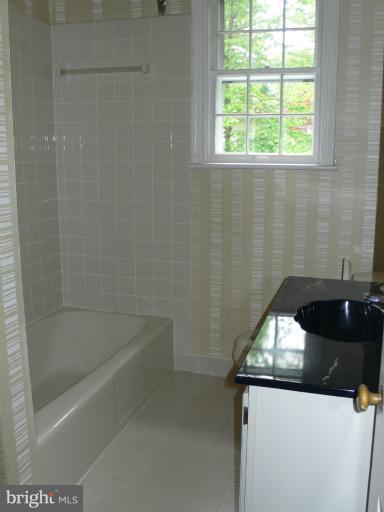 718 Midland Road Silver Spring, MD 20904 - Photo 24 of 30 Bath (Master)