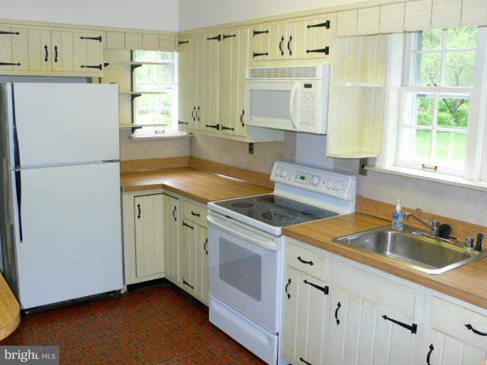 718 Midland Road Silver Spring, MD 20904 - Photo 26 of 30 Kitchen