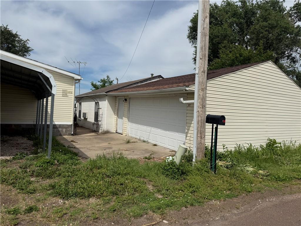 3317 Southwest Christie Ln Road St. Joseph, MO 64504 - Photo 3 of 23 Gallery Image 3