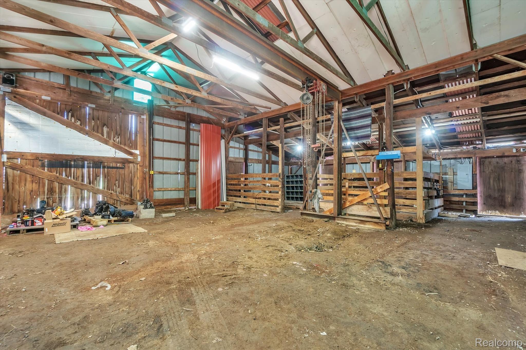 4661 Crooked Lake Road Howell, MI 48843 - Photo 26 of 47 Barn/Pole Barn
