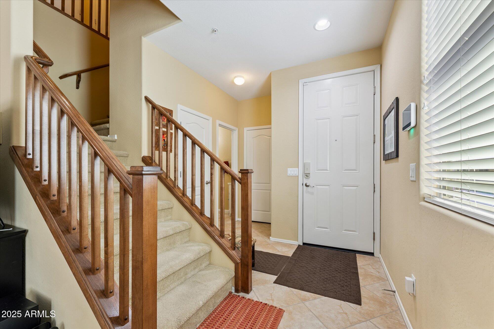 1458 North 80th Lane Phoenix, AZ 85043 - Photo 5 of 36 Entryway