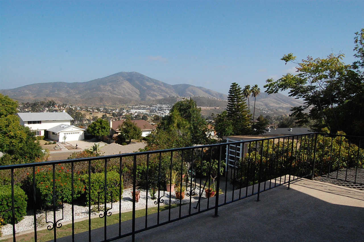 10059 View Crest Court Spring Valley, CA 91977 - Photo 3 of 20 Gallery Image 3