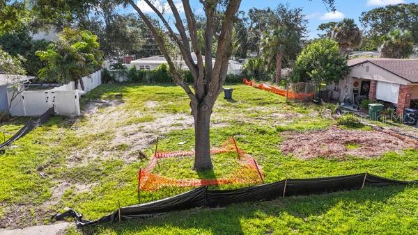 3616 South Lightner Drive Tampa, FL 33629 - Photo 4 of 4 a view of swimming pool from a lake view