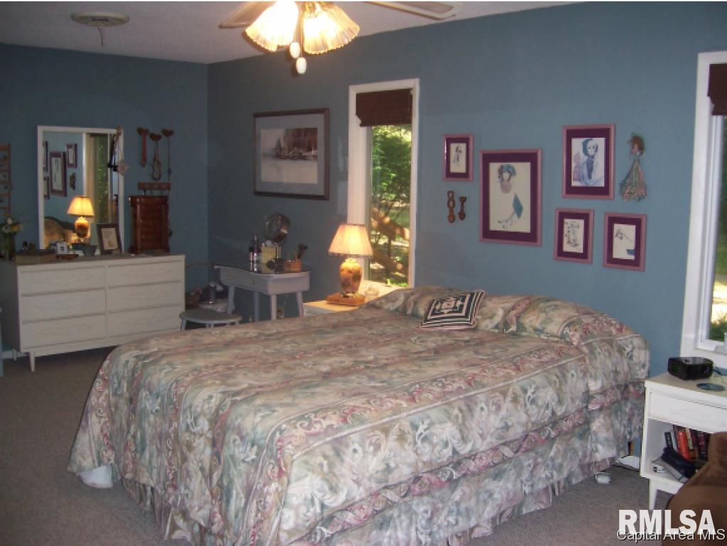 8 Country Place Springfield, IL 62703 - Photo 16 of 25