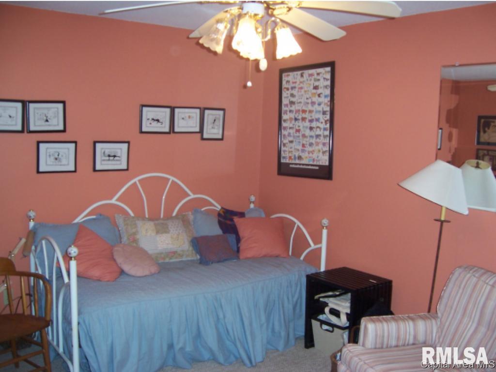8 Country Place Springfield, IL 62703 - Photo 17 of 25