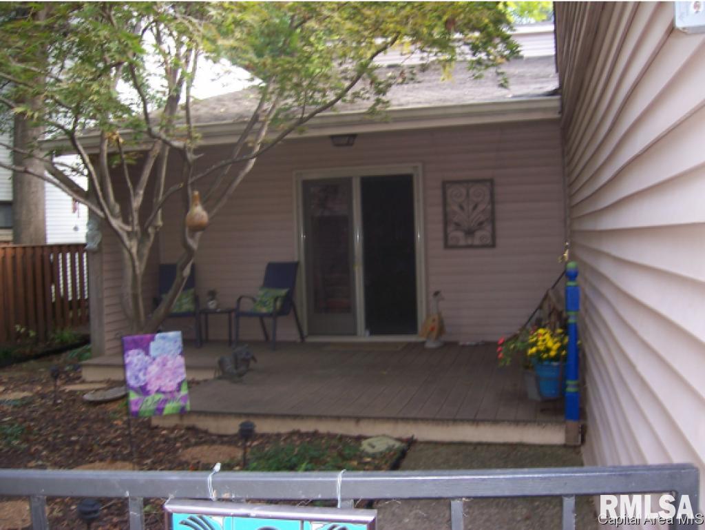 8 Country Place Springfield, IL 62703 - Photo 23 of 25
