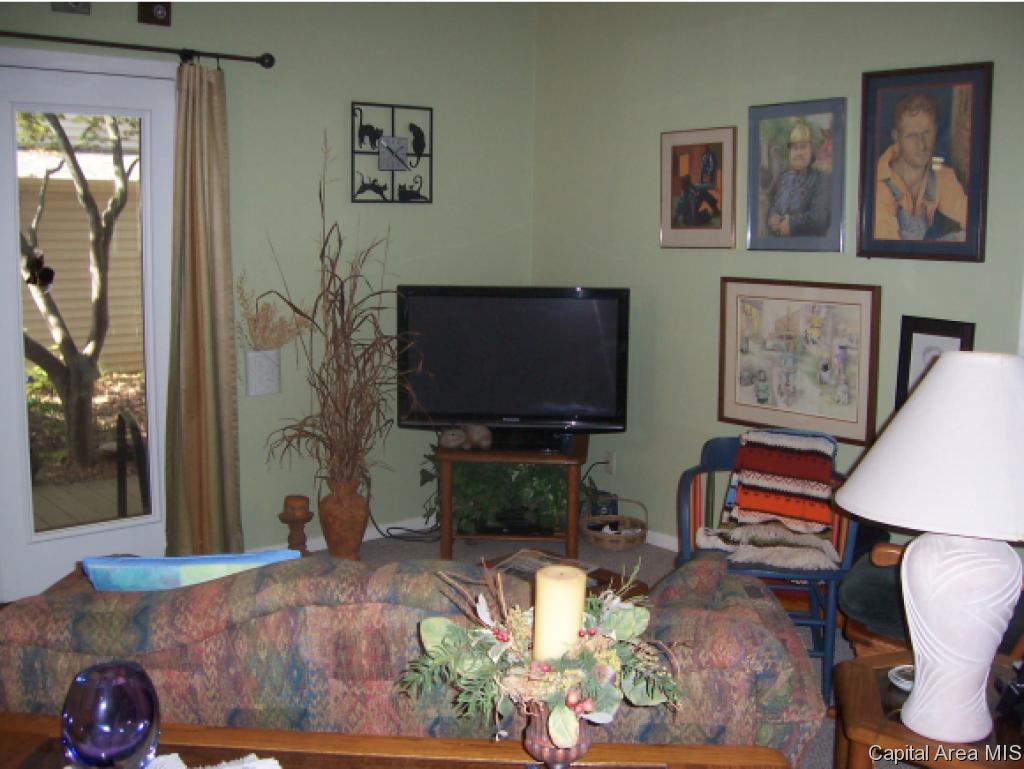 8 Country Place Springfield, IL 62703 - Photo 8 of 25