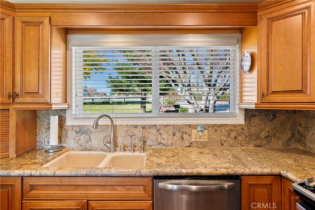 9220 Carmel Road Atascadero, CA 93422 - Photo 15 of 61 Kitchen sink looks out to the beautiful front yard.