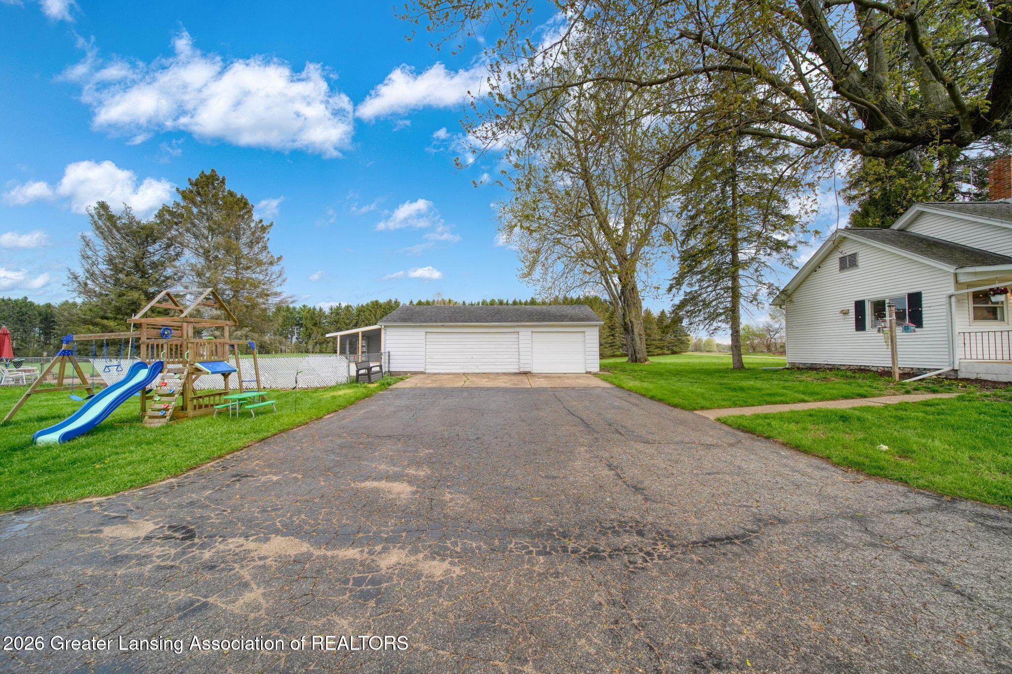 8379 Hall Road Bellevue, MI 49021 - Photo 54 of 68 54-web-or-mls-DSC08623_HDR