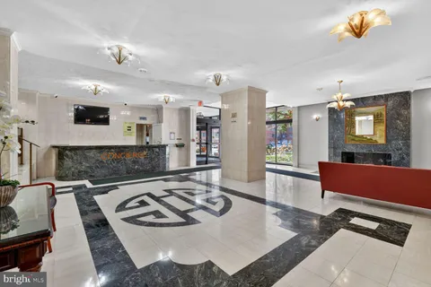 $210,000 | 1121 Arlington Boulevard, Unit 207, Arlington, VA 22209