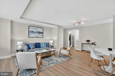 $210,000 | 1121 Arlington Boulevard, Unit 207, Arlington, VA 22209