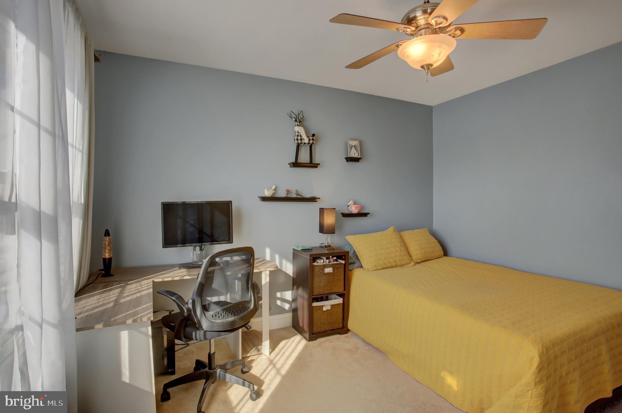 20 Netherby Lane Carlisle, PA 17015 - Photo 44 of 81 a bedroom with a workspace