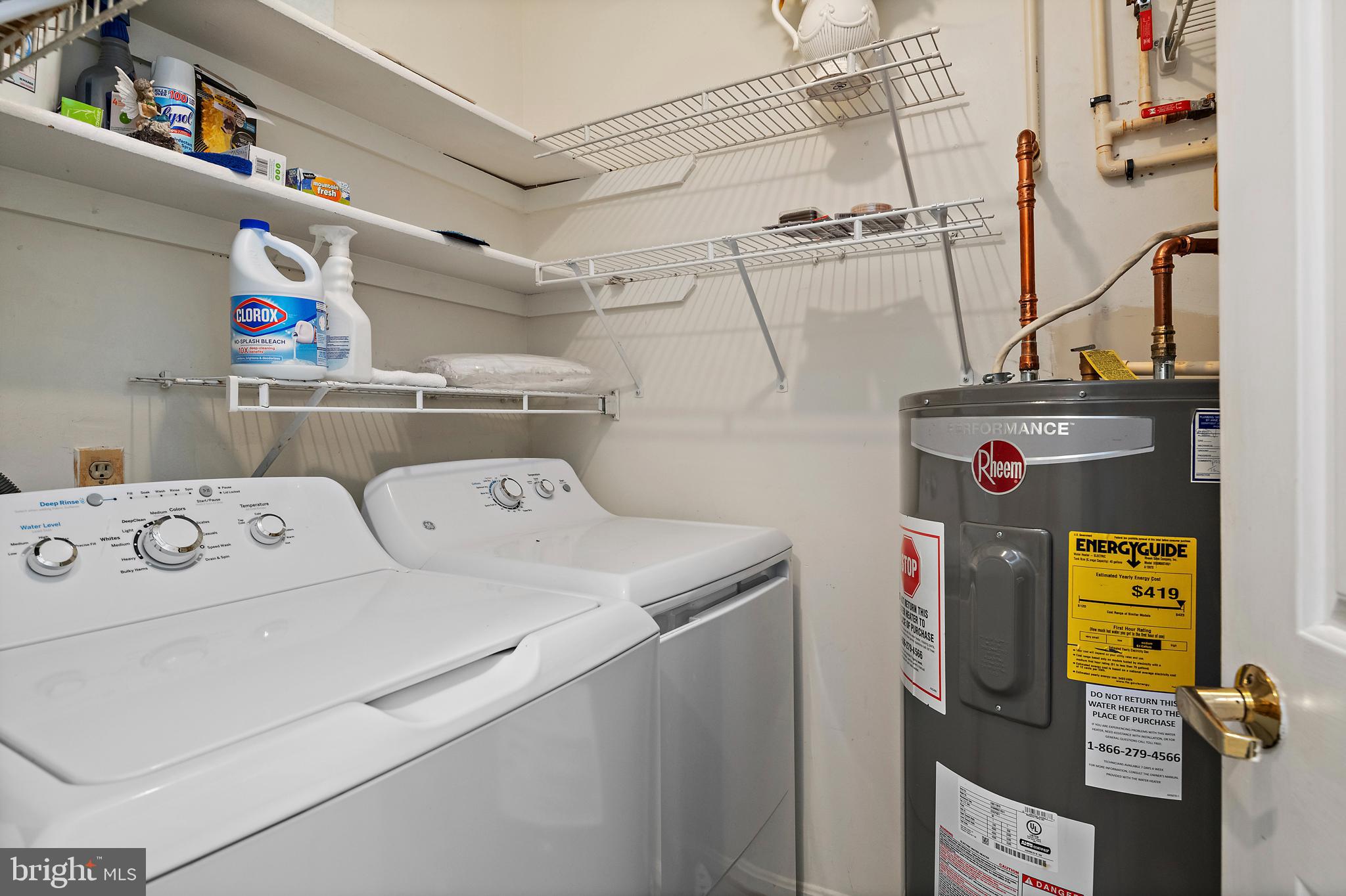 932 Riversedge Circle Annapolis, MD 21401 - Photo 24 of 42 a utility room with dryer and washer