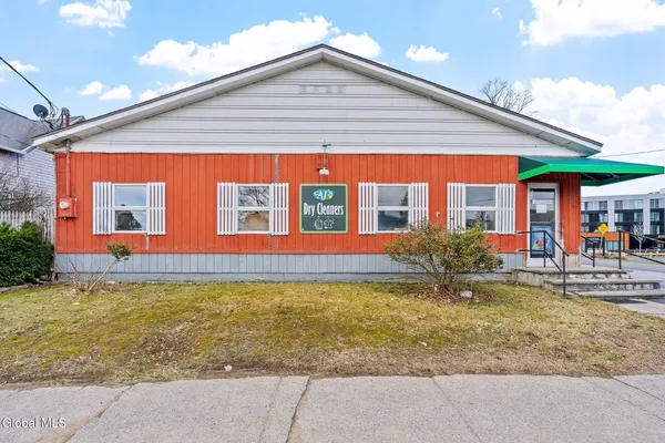 $4,200 | 48 Lincoln Avenue, Saratoga Springs, NY 12866