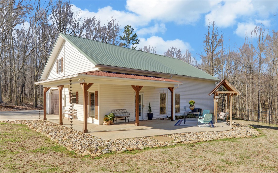 1483 Roper Road Lavonia, GA 30553 - Photo 2 of 45