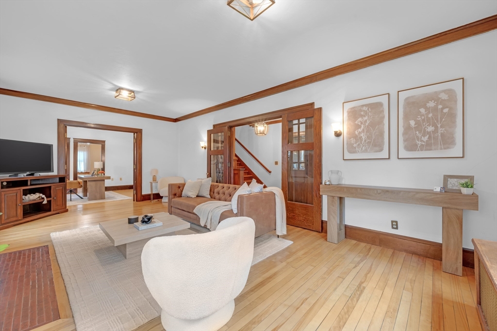 14 Tahanto Road Worcester, MA 01602 - Photo 3 of 41