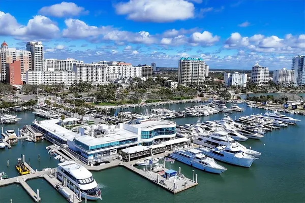 $570,000 | 101 South Gulfstream Avenue, Unit 15E, Sarasota, FL 34236