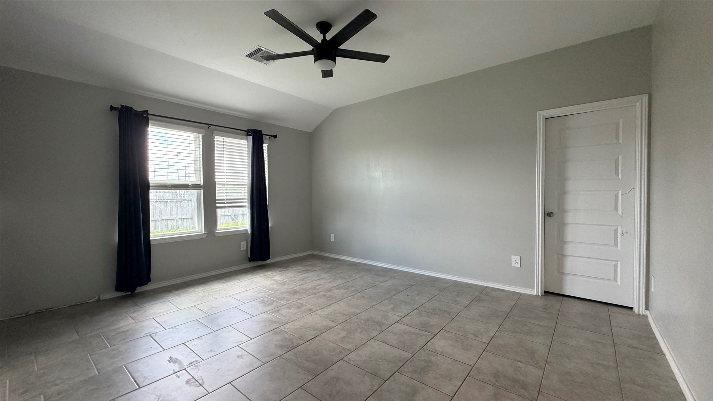 7518 Cynomys Court Rosharon, TX 77583 - Photo 15 of 21 a view of an empty room and window