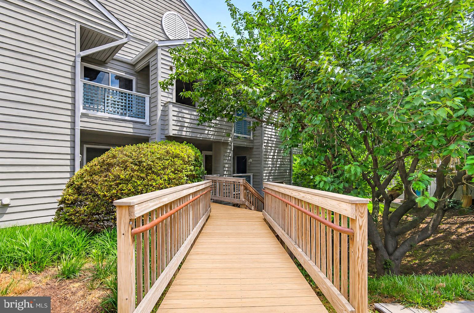 11719 Summerchase Circle Reston, VA 20194 - Photo 3 of 27
