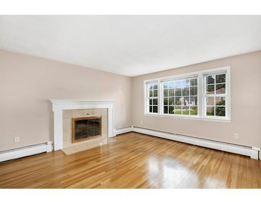 53 Skelton Road Burlington, MA 01803 - Photo 9 of 29 Gallery Image 9