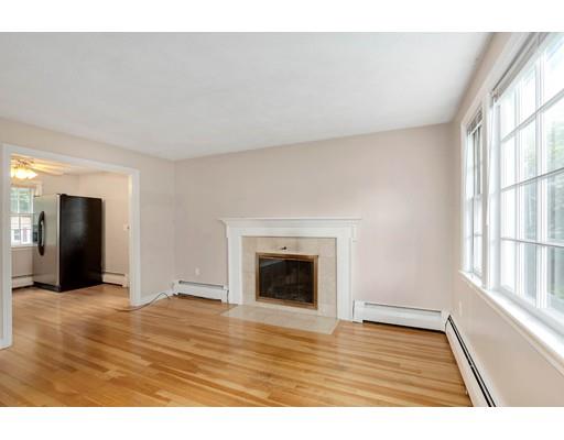 53 Skelton Road Burlington, MA 01803 - Photo 10 of 29 Gallery Image 10