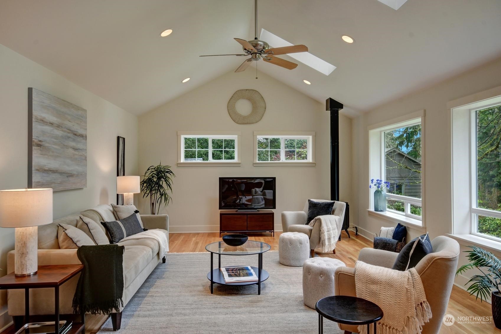 9987 Northeast Knight Road Bainbridge Island, WA 98110 - Photo 8 of 40 Gallery Image 8