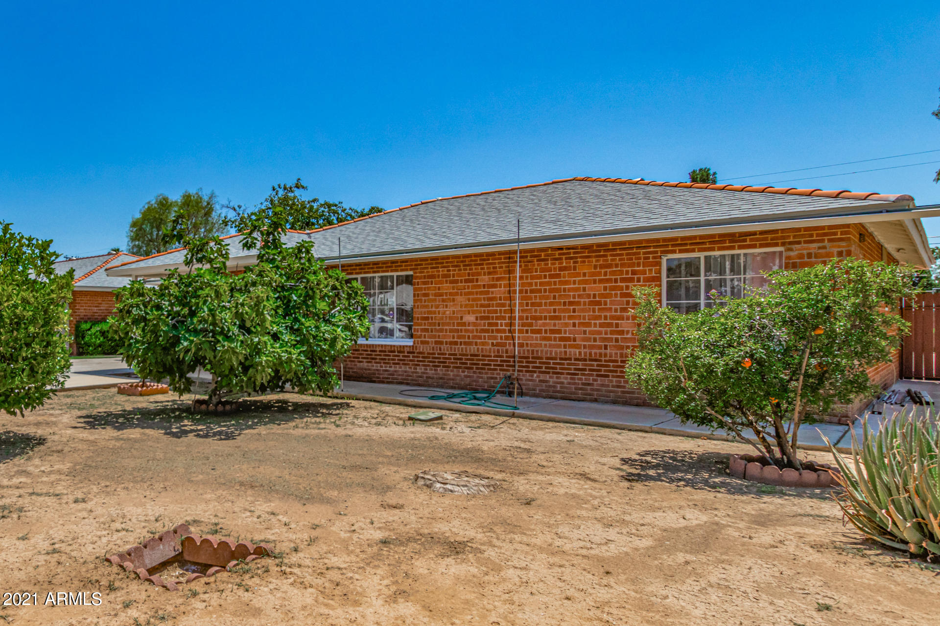 1515 West Berridge Lane Phoenix, AZ 85015 - Photo 3 of 40 5 - Berridge