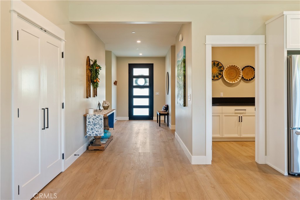 8550 El Corte Road Atascadero, CA 93422 - Photo 31 of 72 Time for the other side of the home.