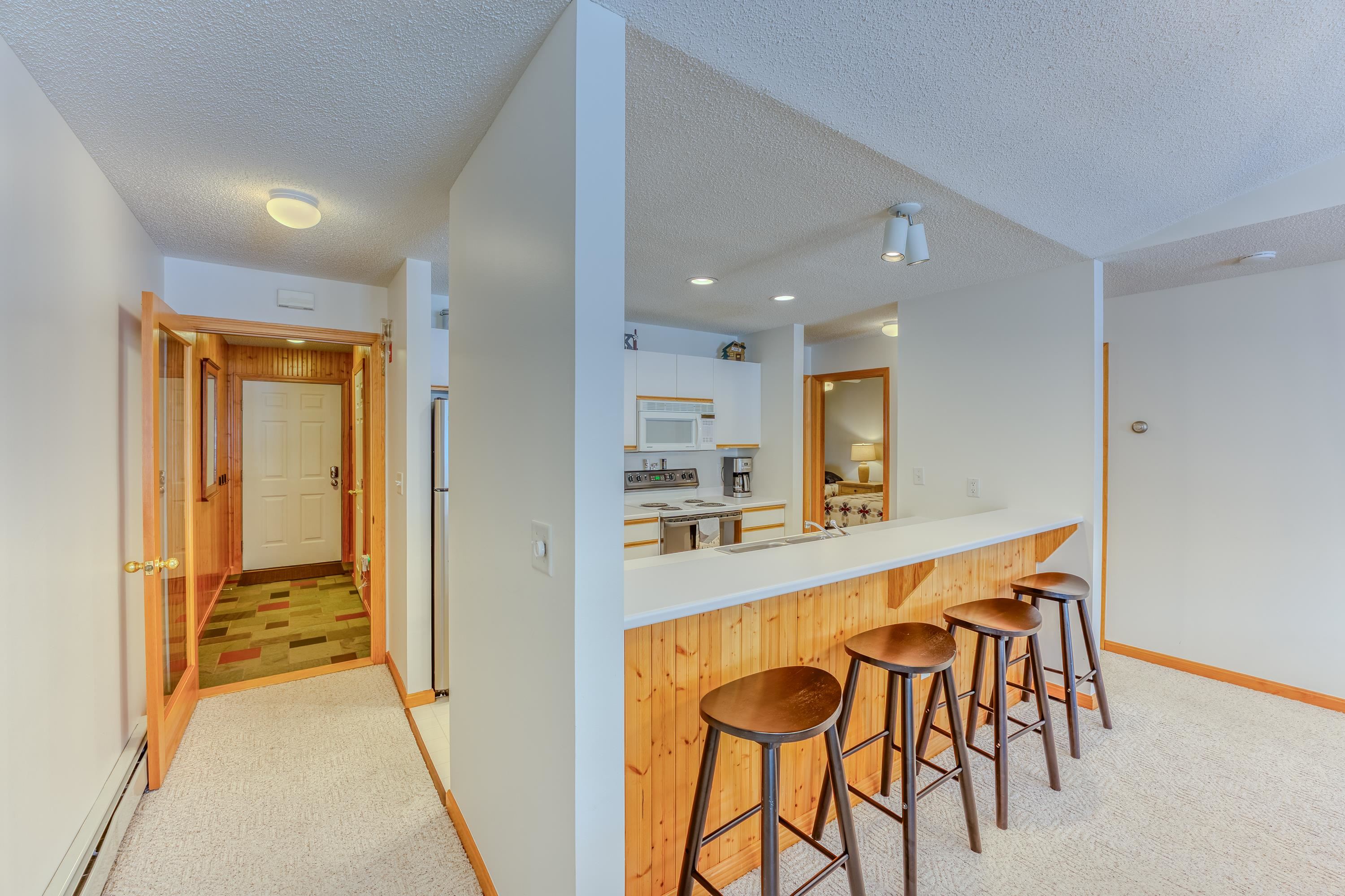 67 Stickney Circle, Unit 38 Carroll, NH 03595 - Photo 6 of 30