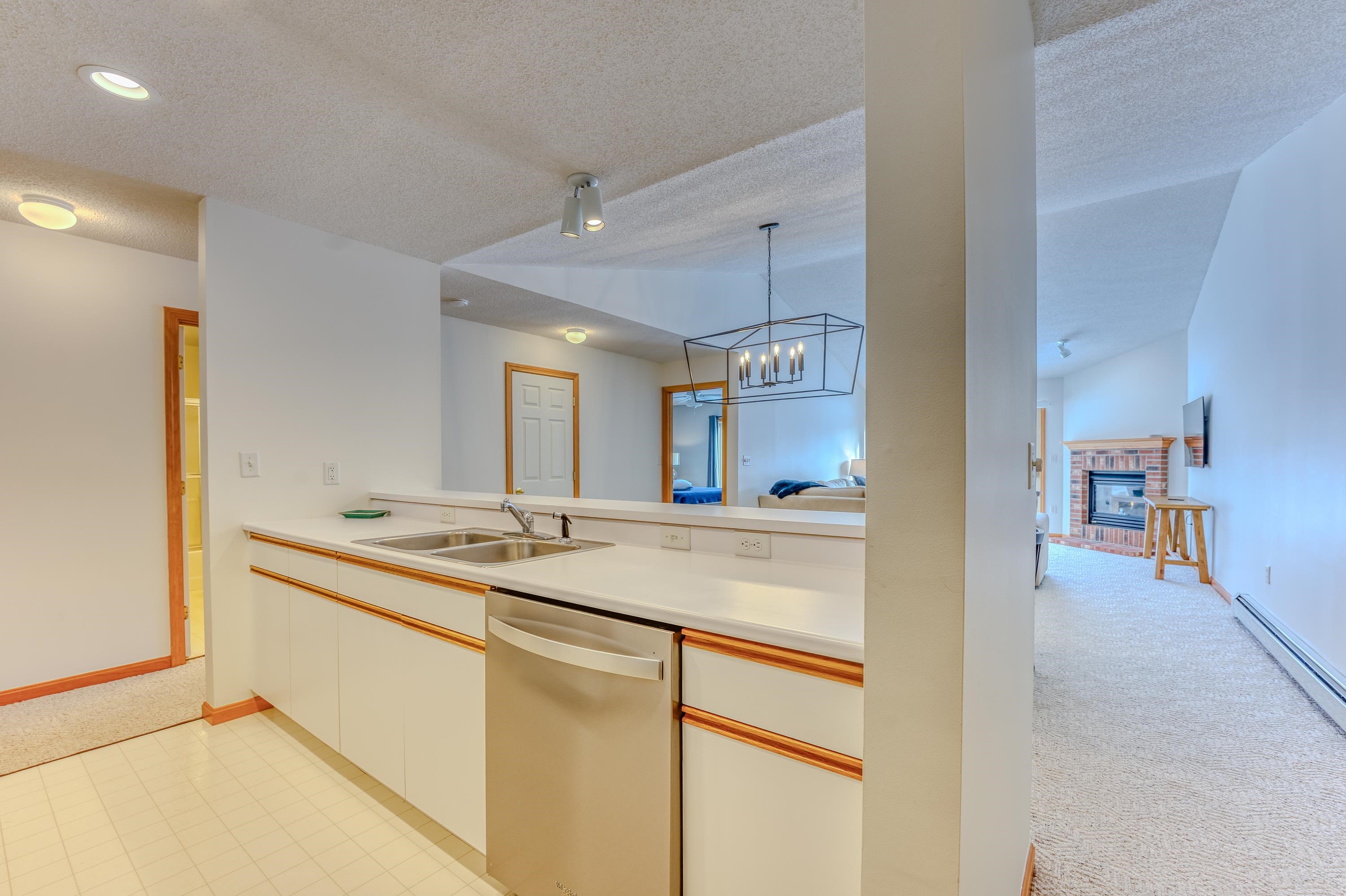 67 Stickney Circle, Unit 38 Carroll, NH 03595 - Photo 8 of 30