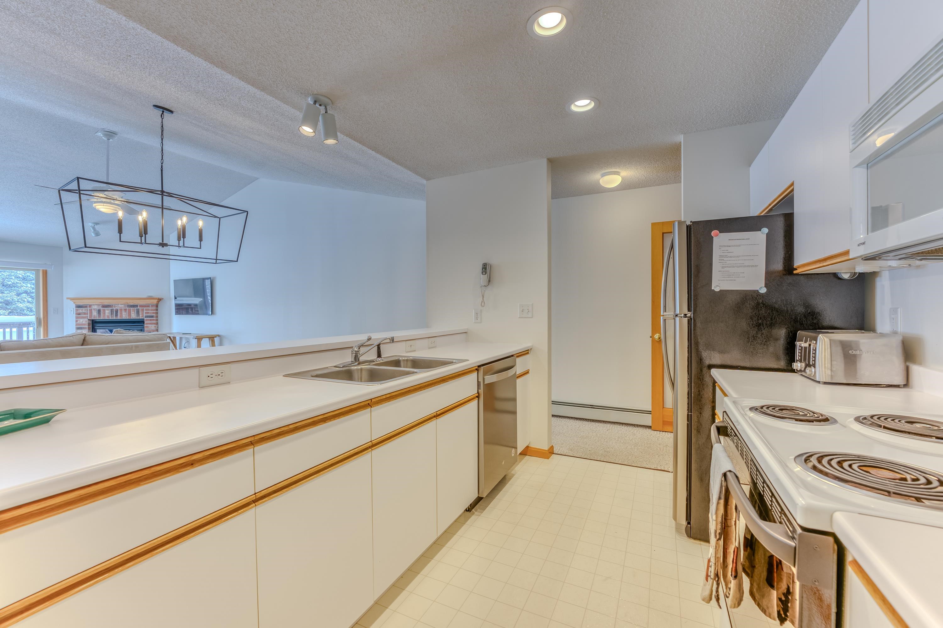 67 Stickney Circle, Unit 38 Carroll, NH 03595 - Photo 10 of 30