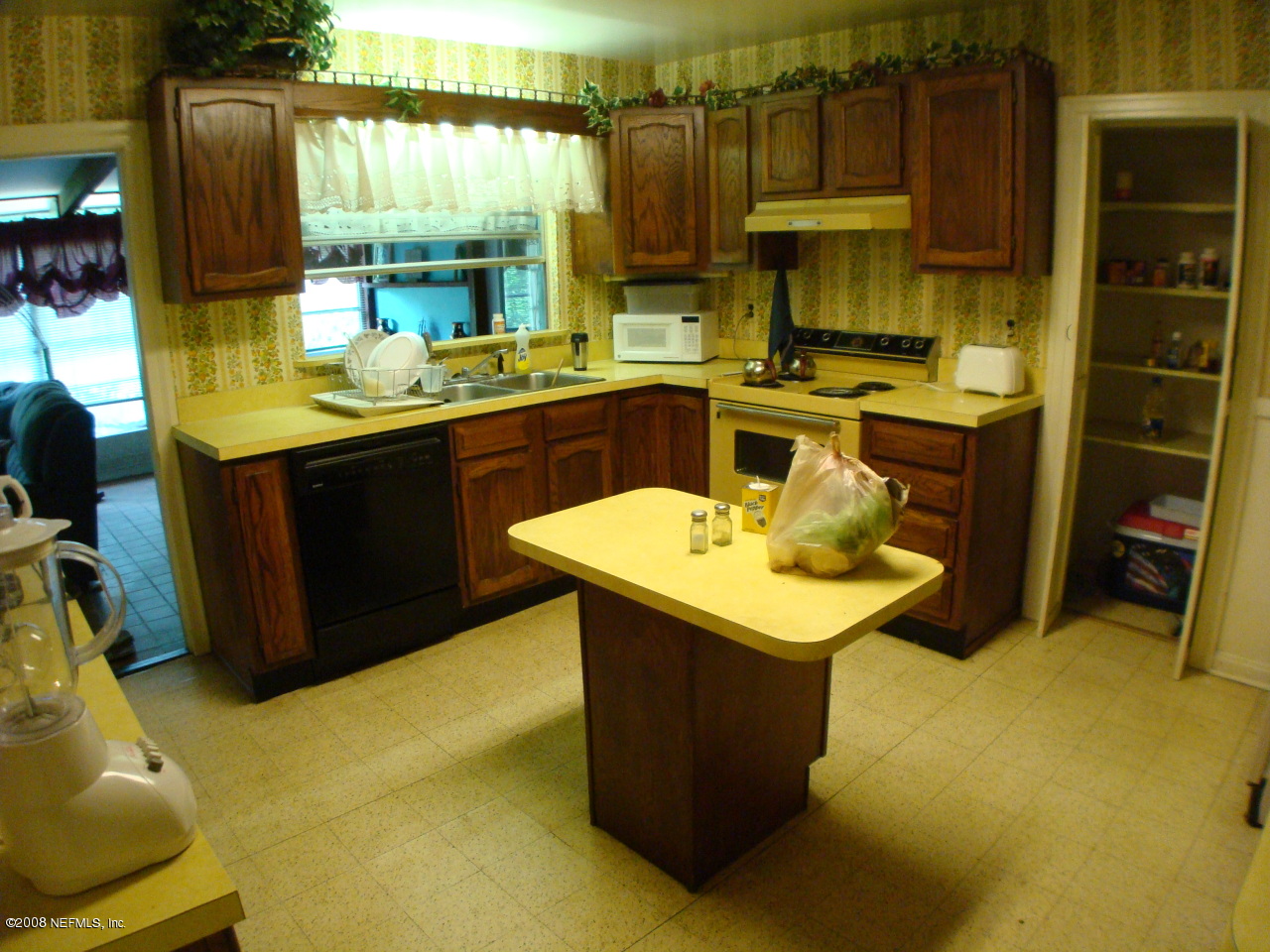 8432 Hogan Road Jacksonville, FL 32216 - Photo 9 of 13 Kitchen
