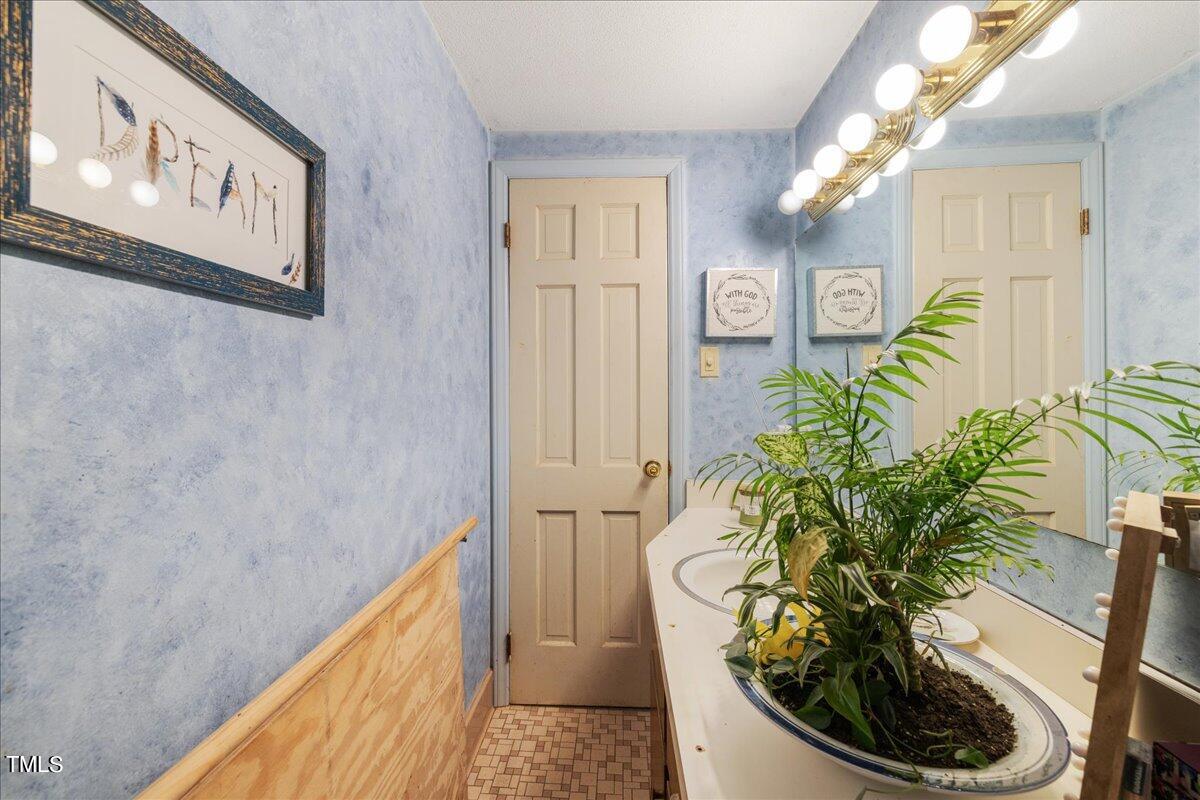 4117 White Pine Drive Raleigh, NC 27612 - Photo 16 of 32 20-4117 White Pine Dr