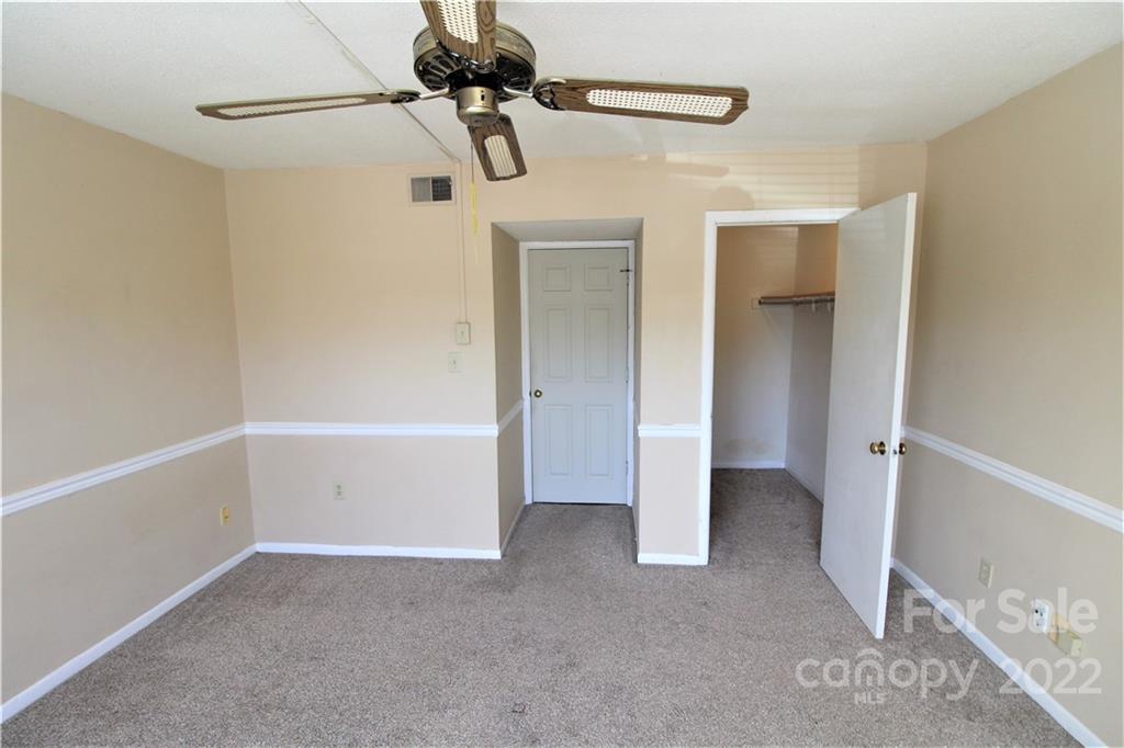 11072 Cedar View Road Charlotte, NC 28226 - Photo 13 of 18 a view of small space with closet