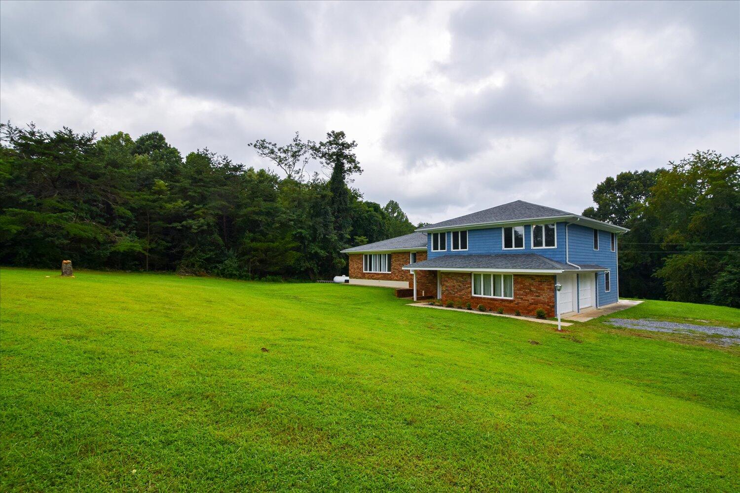 1316 Dudley Road Moneta, VA 24121 - Photo 28 of 37 a view of a house with a big yard
