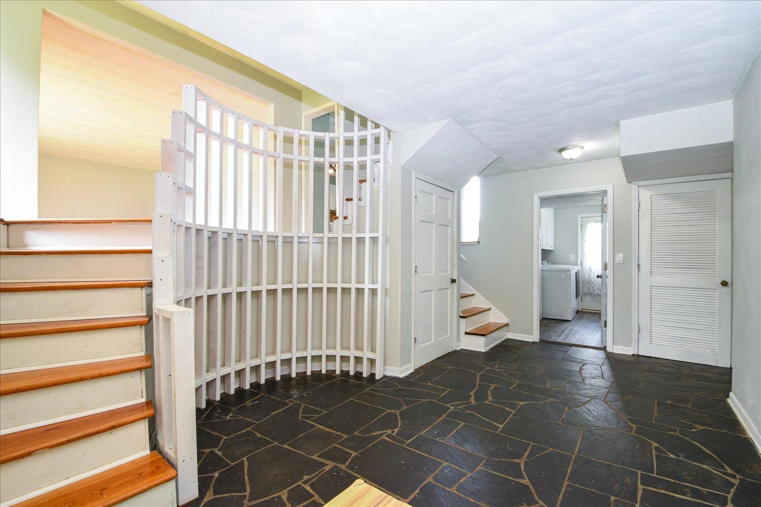 1316 Dudley Road Moneta, VA 24121 - Photo 5 of 37 a view of entryway