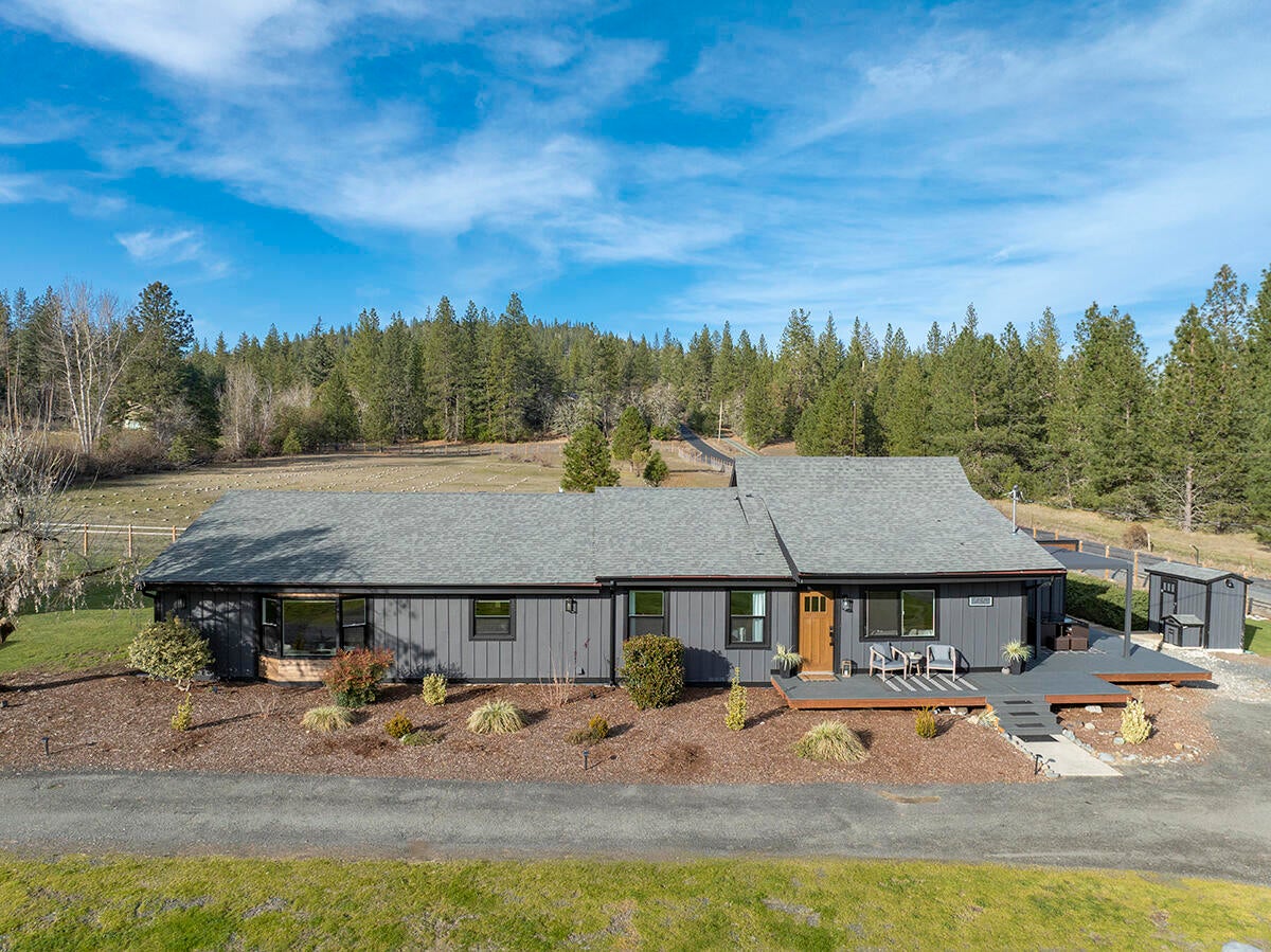 430 Stringer Gap Road Grants Pass, OR 97527 - Photo 3 of 60 3