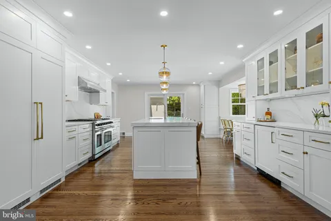 $2,100,000 | 1611 Lark Lane, Villanova, PA 19085