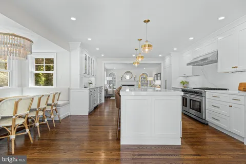 $2,100,000 | 1611 Lark Lane, Villanova, PA 19085