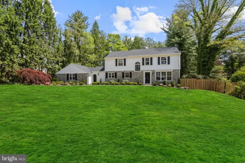 $2,100,000 | 1611 Lark Lane, Villanova, PA 19085