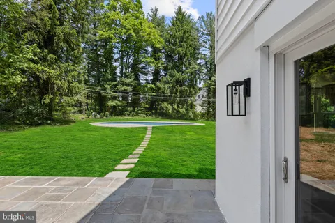 $2,100,000 | 1611 Lark Lane, Villanova, PA 19085