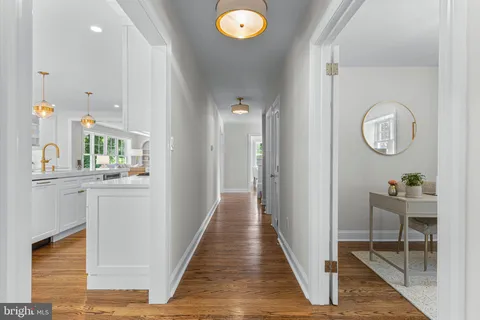 $2,100,000 | 1611 Lark Lane, Villanova, PA 19085