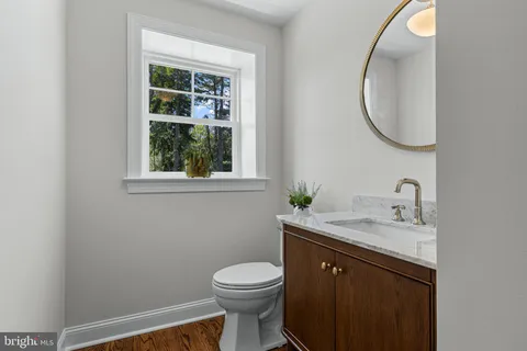 $2,100,000 | 1611 Lark Lane, Villanova, PA 19085