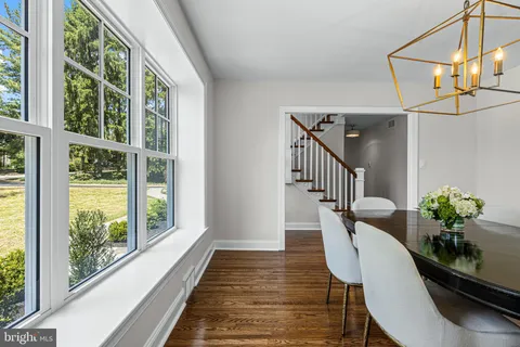 $2,100,000 | 1611 Lark Lane, Villanova, PA 19085