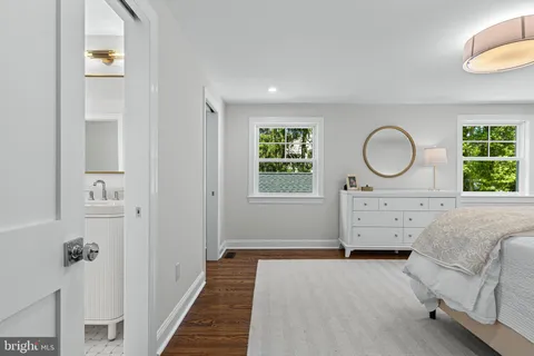 $2,100,000 | 1611 Lark Lane, Villanova, PA 19085