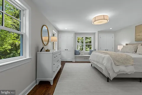 $2,100,000 | 1611 Lark Lane, Villanova, PA 19085