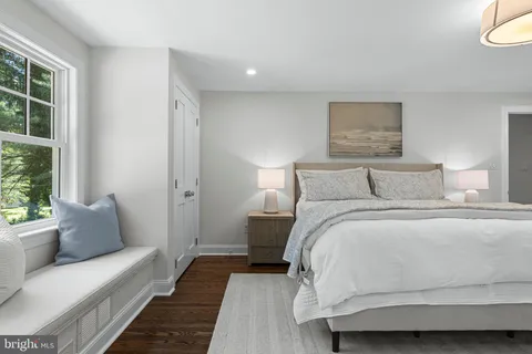 $2,100,000 | 1611 Lark Lane, Villanova, PA 19085