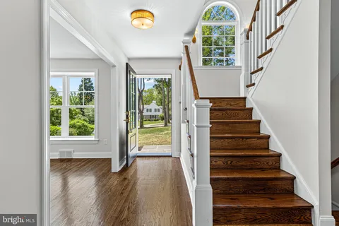 $2,100,000 | 1611 Lark Lane, Villanova, PA 19085